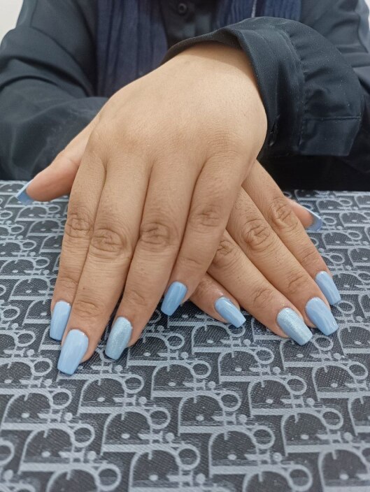 ژل ناخن با طراحی مینیمال